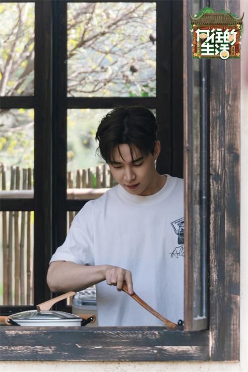 1764564125141849.jpg 4.jpg